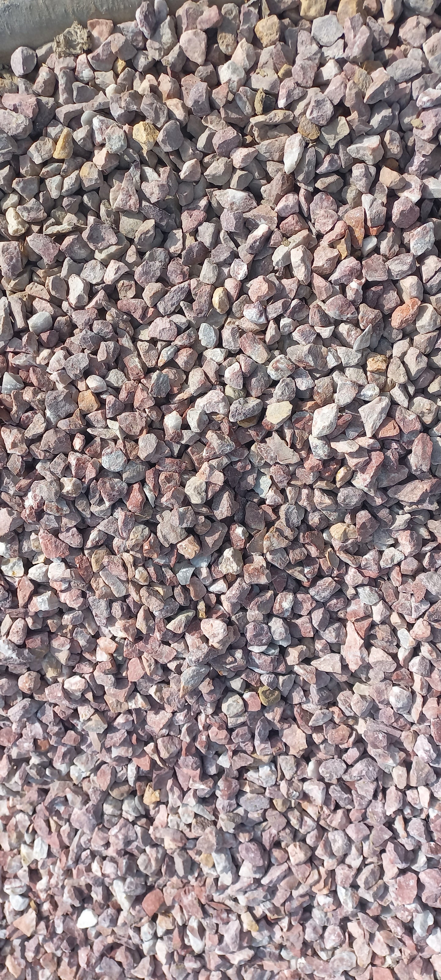 Decorative pebbles for top dressing