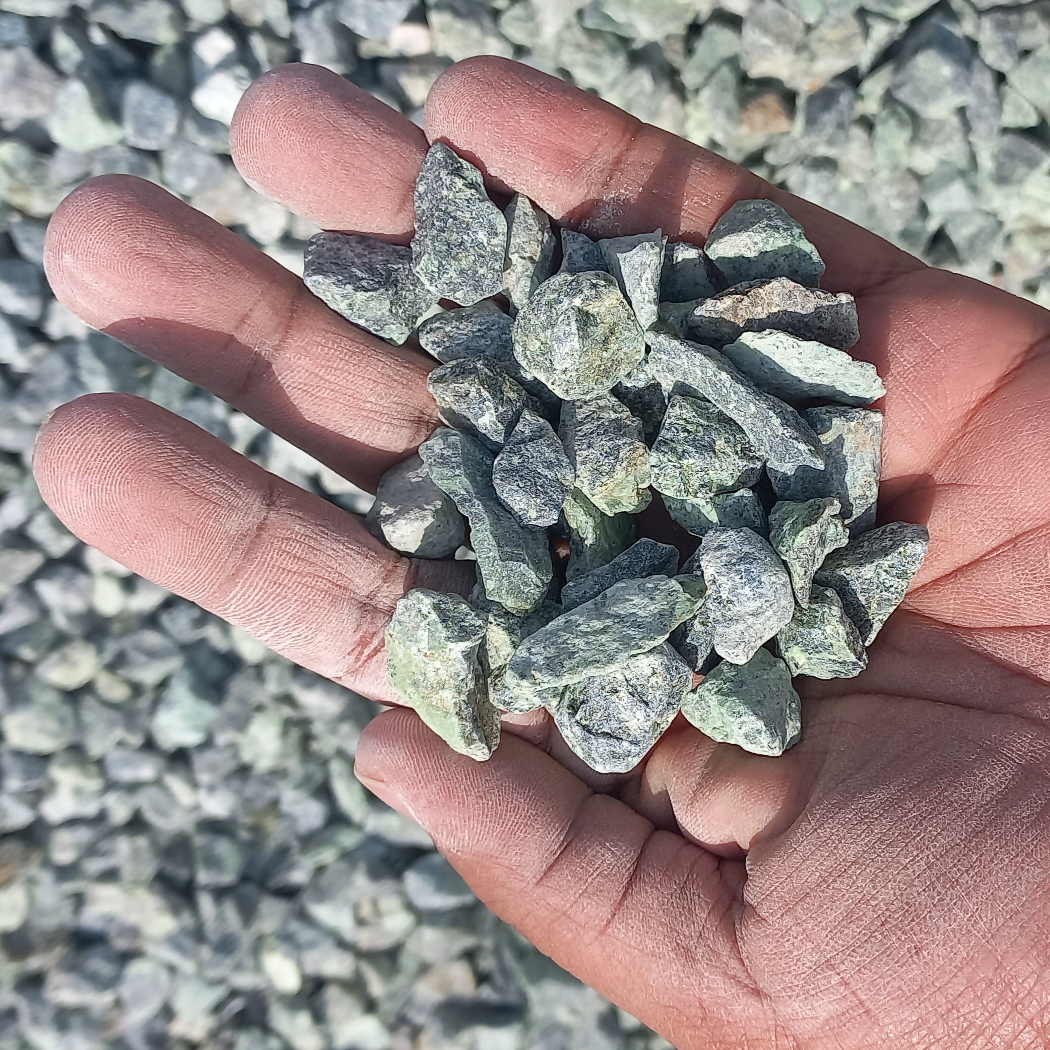 Decorative pebbles for top dressing